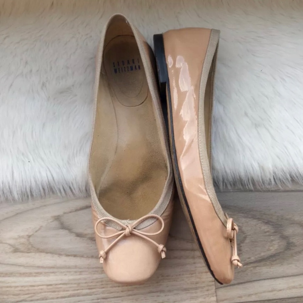 Stuart weitzman beige patent leather ballerina